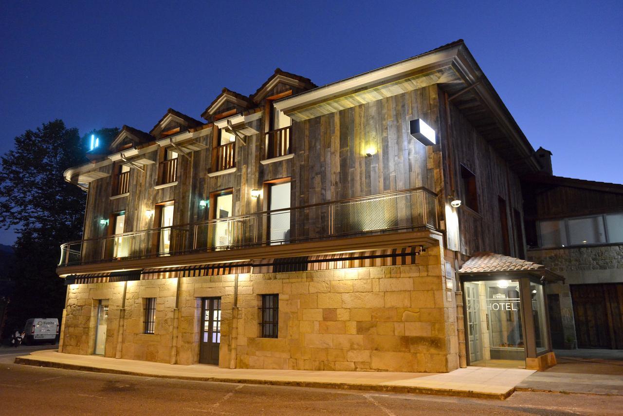 Hotel La Alfonsina Santibanez de Villacarriedo 外观 照片