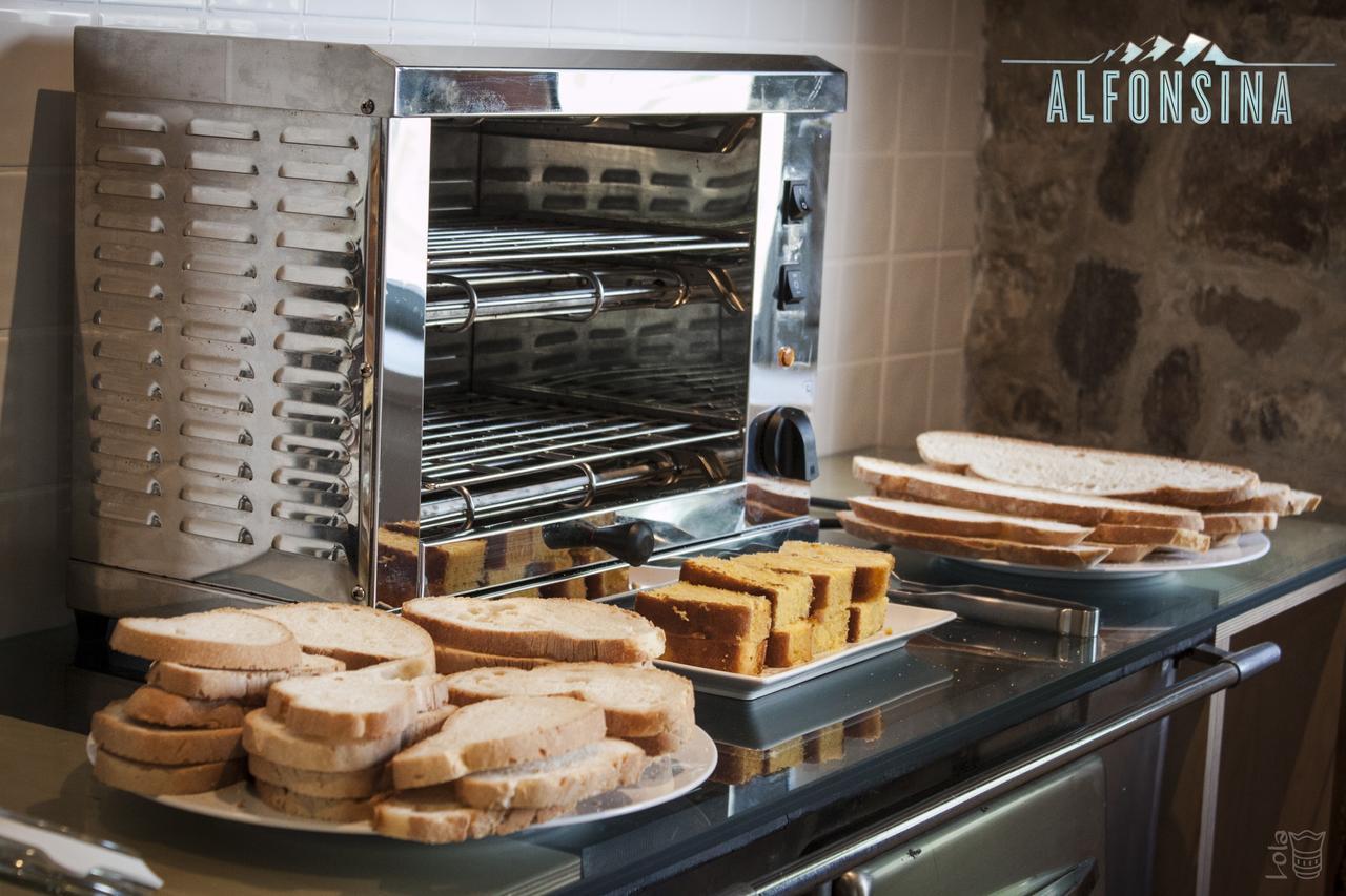 Hotel La Alfonsina Santibanez de Villacarriedo 外观 照片